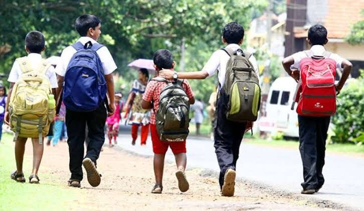സ്കൂൾ ഉച്ചഭക്ഷണ പദ്ധതിയിൽ ഉൾപ്പെട്ട കുട്ടികൾക്ക് ഭക്ഷ്യകിറ്റ് സ്കൂൾ ഉച്ചഭക്ഷണ പദ്ധതിയിൽ ഉൾപ്പെട്ട കുട്ടികൾക്ക് ഭക്ഷ്യകിറ്റ്