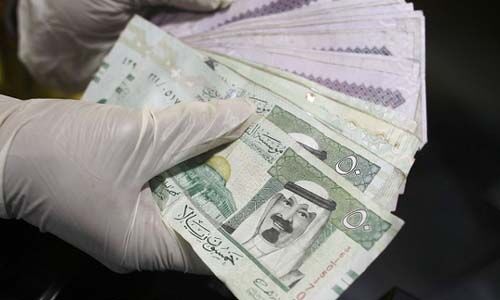 റിയാദില് കുഴല്പ്പണമിടപാട് നടത്തിയ ഇന്ത്യക്കാര് പിടിയില് റിയാദില് കുഴല്പ്പണമിടപാട് നടത്തിയ ഇന്ത്യക്കാര് പിടിയില്