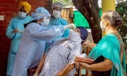 മഹാരാഷ്ട്രയില്‍ ഇന്ന് 15,591 പേര്‍ക്ക് കൊവിഡ്; 424 മരണം; കര്‍ണാടകയില്‍ 8,793 രോഗബാധിതര്‍