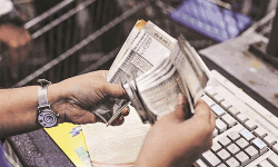 മൊറട്ടോറിയം കാലത്തെ പിഴപ്പലിശ ഒഴിവാക്കും; പലിശ എഴുതിത്തള്ളാനാവില്ലെന്ന് കേന്ദ്രം