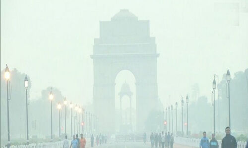 വായു മലിനീകരണം രൂക്ഷം; ഡല്ഹിയില് കടുത്ത നിയന്ത്രണങ്ങള്, പിയുസി ഇല്ലാത്ത വാഹനങ്ങള്ക്ക് ഇന്ധനം നിരോധിച്ചു വായു മലിനീകരണം രൂക്ഷം; ഡല്ഹിയില് കടുത്ത നിയന്ത്രണങ്ങള്, പിയുസി ഇല്ലാത്ത വാഹനങ്ങള്ക്ക് ഇന്ധനം നിരോധിച്ചു