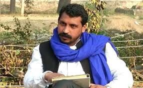 ചന്ദ്രശേഖര് ആസാദ് ഹാഥ്റസിലേക്ക്; പെണ്കുട്ടിയുടെ വീട് സന്ദര്ശിക്കും ചന്ദ്രശേഖര് ആസാദ് ഹാഥ്റസിലേക്ക്; പെണ്കുട്ടിയുടെ വീട് സന്ദര്ശിക്കും