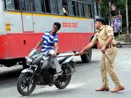 ഹെല്മറ്റ് ധരിച്ചില്ലെങ്കില് ലൈസന്സ് സസ്പെന്ഡ് ചെയ്യും: ആര് ടി ഒ ഹെല്മറ്റ് ധരിച്ചില്ലെങ്കില് ലൈസന്സ് സസ്പെന്ഡ് ചെയ്യും: ആര് ടി ഒ