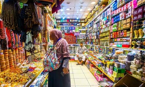 നിയമലംഘനം: മക്കയില്‍ 70 സ്ഥാപനങ്ങള്‍ അടപ്പിച്ചു