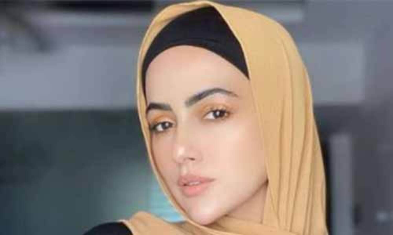 സിനിമാ ജീവിതം വിട്ട് ദൈവവഴിയില് ബോളിവുഡ് താരം സന ഖാന് സിനിമാ ജീവിതം വിട്ട് ദൈവവഴിയില് ബോളിവുഡ് താരം സന ഖാന്