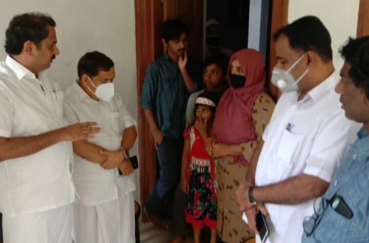 സിദ്ദീഖ് കാപ്പന്റെ വീട് കോണ്‍ഗ്രസ് സംഘം സന്ദര്‍ശിച്ചു