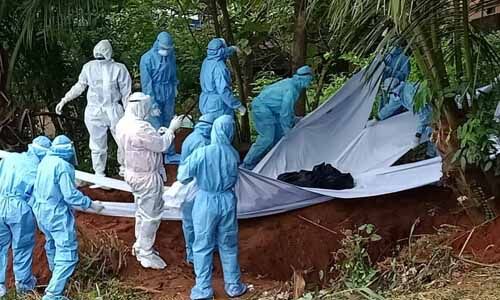 കൊവിഡ് ബാധിച്ച് മരിച്ച മലപ്പുറം വലിയങ്ങാടി സ്വദേശിയുടെ മൃതദേഹം എസ്ഡിപിഐ-പോപുലര്‍ ഫ്രണ്ട് പ്രവര്‍ത്തകര്‍ ഖബറടക്കി