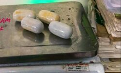 കരിപ്പൂരിൽ 873 ഗ്രാം സ്വർണം പിടികൂടി