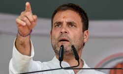 പ്രധാനമന്ത്രിക്ക് 8400 കോടി രൂപയുടെ വിമാനം; ജവാന്മാർക്ക് ബുള്ളറ്റ് പ്രൂഫ് ഇല്ലാത്ത വാഹനം    -വിമർശനവുമായി രാഹുൽ