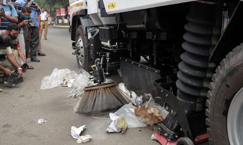 തൃശൂർ നഗര ശുചീകരണത്തിന് റോഡ് സ്വീപ്പര്‍ ട്രക്ക് യാത്ര തുടങ്ങി