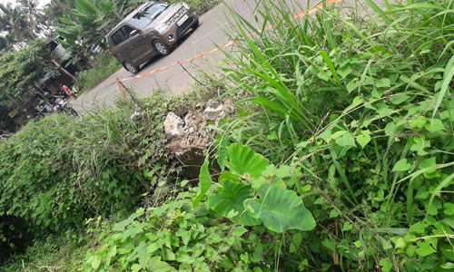 അഷ്ടമിച്ചിറയില് തകര്ന്ന കലുങ്ക് അപകട ഭീഷണി സൃഷ്ടിക്കുന്നു അഷ്ടമിച്ചിറയില് തകര്ന്ന കലുങ്ക് അപകട ഭീഷണി സൃഷ്ടിക്കുന്നു