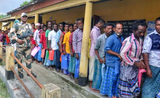 എന്ആര്സി അന്തിമ പട്ടിക: അസമില് ആയിരങ്ങളെ പുറത്താക്കാന് ഉത്തരവ് എന്ആര്സി അന്തിമ പട്ടിക: അസമില് ആയിരങ്ങളെ പുറത്താക്കാന് ഉത്തരവ്