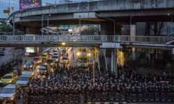 സര്‍ക്കാര്‍ വിരുദ്ധ പ്രതിഷേധം കനത്തു: ബങ്കോക്കില്‍ അടിയന്തരാവസ്ഥ പ്രഖ്യാപിച്ചു