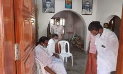 തിരുവഞ്ചൂര്‍ സേവാഭാരതി കേന്ദ്രത്തില്‍; നേതാക്കളുമായി രഹസ്യചര്‍ച്ച