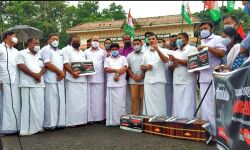 ആരോഗ്യ കേരളം ഫ്രീസറില്‍;ശവപ്പെട്ടിയുമായി യൂത്ത് കോണ്‍ഗ്രസ് സമരം