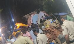 കോഴിക്കോട് രണ്ടുനില കെട്ടിടം തകര്‍ന്നു വീണു; ഒരാള്‍ മരിച്ചു