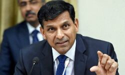 വ്യാജ വാര്ത്തകള് കൊണ്ട് യുവാക്കൾ തെരുവിലിറങ്ങുന്നതിനെ പിടിച്ചുനിർത്താനാകില്ല: രഘുറാം രാജൻ വ്യാജ വാര്ത്തകള് കൊണ്ട് യുവാക്കൾ തെരുവിലിറങ്ങുന്നതിനെ പിടിച്ചുനിർത്താനാകില്ല: രഘുറാം രാജൻ