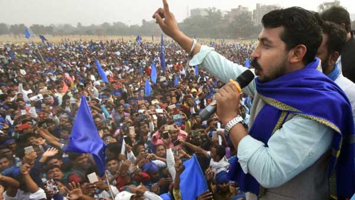 ചന്ദ്രശേഖര് ആസാദിന്റെ വാഹന വ്യൂഹത്തിനു നേരെ വെടിവയ്പ്പ് ചന്ദ്രശേഖര് ആസാദിന്റെ വാഹന വ്യൂഹത്തിനു നേരെ വെടിവയ്പ്പ്