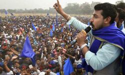 ചന്ദ്രശേഖര് ആസാദിന്റെ വാഹന വ്യൂഹത്തിനു നേരെ വെടിവയ്പ്പ് ചന്ദ്രശേഖര് ആസാദിന്റെ വാഹന വ്യൂഹത്തിനു നേരെ വെടിവയ്പ്പ്