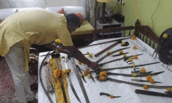 ആയുധശേഖരവും കലാപാഹ്വാനവും;  പ്രതീഷ് വിശ്വനാഥിനെതിരേ ഫ്രറ്റേണിറ്റി മുഖ്യമന്ത്രിക്ക് പരാതി നല്‍കി