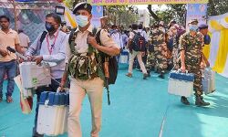 ബിഹാറില്‍ വോട്ടെടുപ്പ് തുടങ്ങി: ആദ്യ ഘട്ടത്തില്‍ 71 സീറ്റില്‍ ജനവിധി തേടുന്നത് 1066 സ്ഥാനാര്‍ഥികള്‍