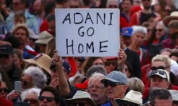 പരിസ്ഥിതി പ്രവർത്തകനേയും കുടുംബത്തെയും നിരീക്ഷിക്കാന്‍ അദാനി ഗ്രൂപ്പ് സ്വകാര്യ ഡിക്റ്റക്ടീവിനെ ചുമതലപ്പെടുത്തി