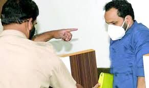 ബിനീഷ് കോടിയേരിയെ 13 മണിക്കൂര് ചോദ്യം ചെയ്ത് ഇഡി ബിനീഷ് കോടിയേരിയെ 13 മണിക്കൂര് ചോദ്യം ചെയ്ത് ഇഡി