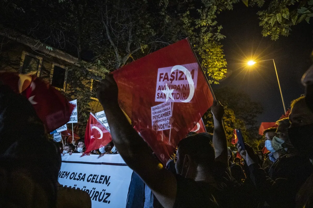 ഫ്രാന്സിന്റെ സാംസ്കാരിക വര്ഗീയതയ്ക്കെതിരേ തുര്ക്കി നിയമ നടപടിക്ക് ഫ്രാന്സിന്റെ സാംസ്കാരിക വര്ഗീയതയ്ക്കെതിരേ തുര്ക്കി നിയമ നടപടിക്ക്