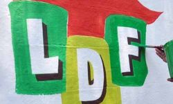 ഡോളര്ക്കടത്തില് മുഖ്യമന്ത്രിക്കെതിരായ നീക്കം: പ്രതിരോധവുമായി എല്ഡിഎഫ്; കസ്റ്റംസ് ഓഫിസുകളിലേക്ക് ഇന്ന് മാര്ച്ച് ഡോളര്ക്കടത്തില് മുഖ്യമന്ത്രിക്കെതിരായ നീക്കം: പ്രതിരോധവുമായി എല്ഡിഎഫ്; കസ്റ്റംസ് ഓഫിസുകളിലേക്ക് ഇന്ന് മാര്ച്ച്