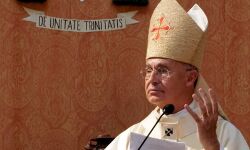 പ്രവാചക നിന്ദാ കാർട്ടൂണുകൾ മുസ്‌ലിംകളെയും ക്രിസ്ത്യാനികളെയും ഒരുപോലെ അപമാനിക്കുന്നു: ഫ്രഞ്ച് ആർച്ച് ബിഷപ്പ്