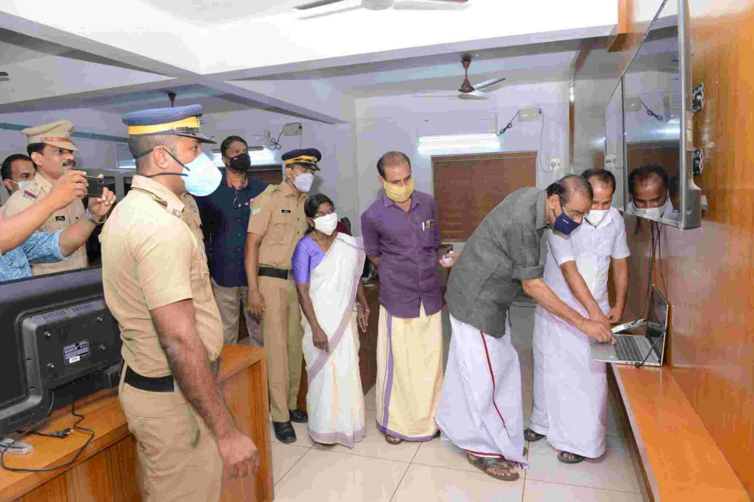 ഇരിങ്ങാലക്കുടയിൽ സൈബർ ക്രൈം പോലിസ് സ്റ്റേഷൻ പ്രവർത്തനമാരംഭിച്ചു ഇരിങ്ങാലക്കുടയിൽ സൈബർ ക്രൈം പോലിസ് സ്റ്റേഷൻ പ്രവർത്തനമാരംഭിച്ചു