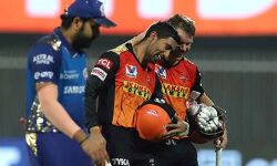 ഐ പി എല്‍;വാര്‍ണറും സാഹയും ഹൈദരാബാദിന് പ്ലേ ഓഫ് നല്‍കി; കൊല്‍ക്കത്ത പുറത്ത്