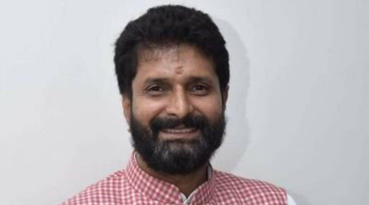 വിവാഹത്തിനു വേണ്ടിയുള്ള മതപരിവര്ത്തനം നിരോധിക്കല്: കര്ണാടക നിയമം കൊണ്ടുവരുമെന്ന് ബിജെപി നേതാവ് വിവാഹത്തിനു വേണ്ടിയുള്ള മതപരിവര്ത്തനം നിരോധിക്കല്: കര്ണാടക നിയമം കൊണ്ടുവരുമെന്ന് ബിജെപി നേതാവ്