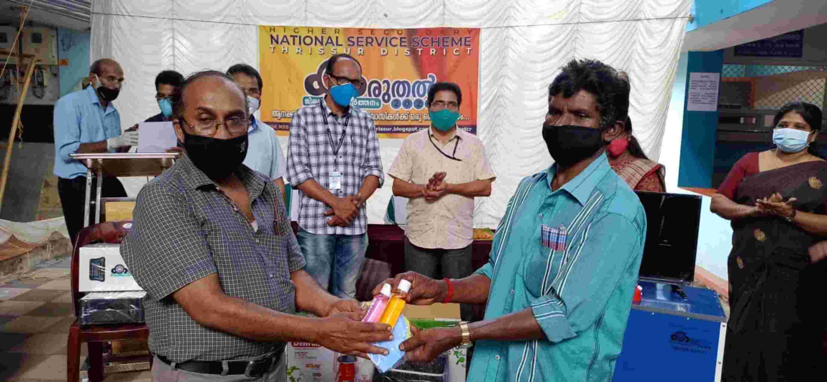 ആനക്കയം ആദിവാസി കോളനി നിവാസികള്ക്ക് ഓണ്ലൈന് പഠനം സോളാറില് ആനക്കയം ആദിവാസി കോളനി നിവാസികള്ക്ക് ഓണ്ലൈന് പഠനം സോളാറില്