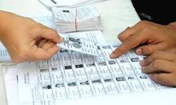 തദ്ദേശ തിരഞ്ഞെടുപ്പ്; സമ്പൂര്ണ്ണ വോട്ടര് പട്ടിക ഇന്ന് പ്രസിദ്ധീകരിക്കും തദ്ദേശ തിരഞ്ഞെടുപ്പ്; സമ്പൂര്ണ്ണ വോട്ടര് പട്ടിക ഇന്ന് പ്രസിദ്ധീകരിക്കും