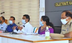 ജാതിയുടെയും സമുദായത്തിന്റെയും പേരില് വോട്ടു ചോദിക്കരുത്; കാസര്കോഡ് ജില്ലാ കലക്ടര് ജാതിയുടെയും സമുദായത്തിന്റെയും പേരില് വോട്ടു ചോദിക്കരുത്; കാസര്കോഡ് ജില്ലാ കലക്ടര്