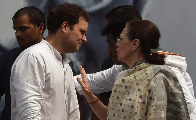 ബിഹാറിലെ കോണ്ഗ്രസിന്റെ തോല്വി; ഗാന്ധി സഹോദരങ്ങള്ക്കെതിരേ ആഭ്യന്തര കലഹം ശക്തമാവും ബിഹാറിലെ കോണ്ഗ്രസിന്റെ തോല്വി; ഗാന്ധി സഹോദരങ്ങള്ക്കെതിരേ ആഭ്യന്തര കലഹം ശക്തമാവും