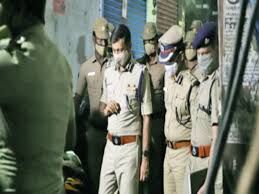 ചെന്നൈയില് ഒരു കുടുംബത്തിലെ മൂന്നുപേര് വെടിയേറ്റ് മരിച്ചനിലയില് ചെന്നൈയില് ഒരു കുടുംബത്തിലെ മൂന്നുപേര് വെടിയേറ്റ് മരിച്ചനിലയില്