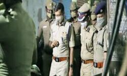 ചെന്നൈയില് ഒരു കുടുംബത്തിലെ മൂന്നുപേര് വെടിയേറ്റ് മരിച്ചനിലയില് ചെന്നൈയില് ഒരു കുടുംബത്തിലെ മൂന്നുപേര് വെടിയേറ്റ് മരിച്ചനിലയില്