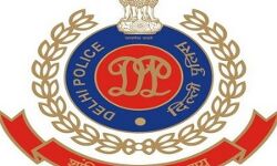 ഡല്‍ഹിയില്‍ തോക്കുചൂണ്ടി വ്യവസായിയെ കുടുംബത്തിനു മുന്നില്‍ കൊള്ളയടിച്ചു