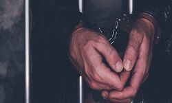 വീട്ടില്ക്കയറി പെണ്കുട്ടിക്കെതിരെ അക്രമം : പ്രതി പിടിയില് വീട്ടില്ക്കയറി പെണ്കുട്ടിക്കെതിരെ അക്രമം : പ്രതി പിടിയില്