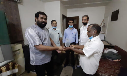 പ്രവാസജീവിതം അവസാനിപ്പിച്ച് നാട്ടിലേക്ക് മടങ്ങുന്നവര്‍ക്ക് യാത്രയയപ്പ് നല്‍കി