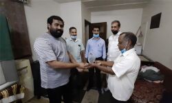 പ്രവാസജീവിതം അവസാനിപ്പിച്ച് നാട്ടിലേക്ക് മടങ്ങുന്നവര്‍ക്ക് യാത്രയയപ്പ് നല്‍കി