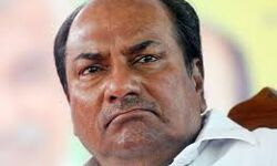 എ കെ ആന്റണിക്ക് കൊവിഡ് സ്ഥിരീകരിച്ചു