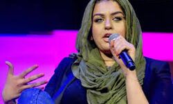 സാന്നിധ്യം അസ്വസ്ഥതയുണ്ടാക്കുന്നുവെന്ന് യാത്രക്കാരന്‍; വിമാനത്തില്‍ നിന്നും മുസ്‌ലിം യുവതിയെ പുറത്താക്കി