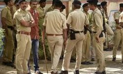 മാലിന്യം ഇടുന്നതിനെ ചൊല്ലി തര്ക്കം: യുപിയില് പോലിസ് കോണ്സ്റ്റബിള് ഉള്പ്പെടെ മൂന്നു പേരെ കൊലപ്പെടുത്തി മാലിന്യം ഇടുന്നതിനെ ചൊല്ലി തര്ക്കം: യുപിയില് പോലിസ് കോണ്സ്റ്റബിള് ഉള്പ്പെടെ മൂന്നു പേരെ കൊലപ്പെടുത്തി