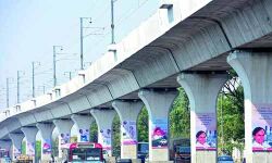 മെട്രോ തൂണുകളില്‍ അനധികൃത പാര്‍ട്ടി പോസ്റ്റര്‍: തെലങ്കാന രാഷ്ട്ര സമിതിക്കെതിരേ തിരഞ്ഞെടുപ്പു കമ്മീഷന് കോണ്‍ഗ്രസ്സിന്റെ പരാതി