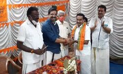 പാലക്കാട്ട് കോണ്‍ഗ്രസ് നേതാവ് ബിജെപിയില്‍ ചേര്‍ന്നു