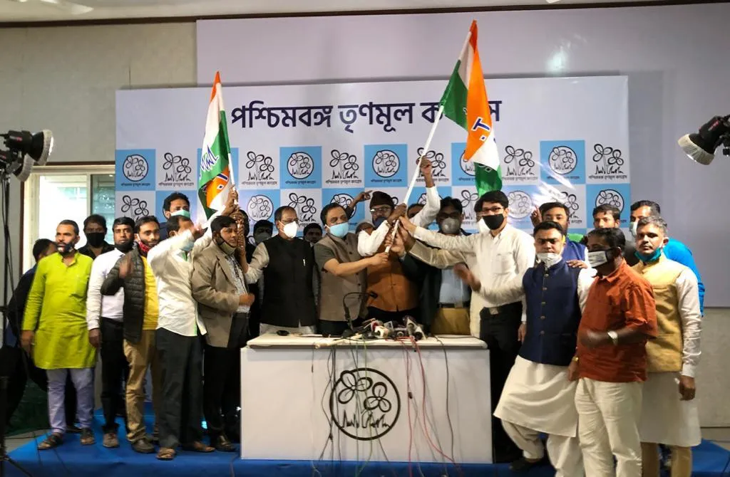 ഉവൈസിക്ക് ബംഗാളില്‍ തിരിച്ചടി, സംസ്ഥാന കണ്‍വീനര്‍ രാജിവെച്ചു