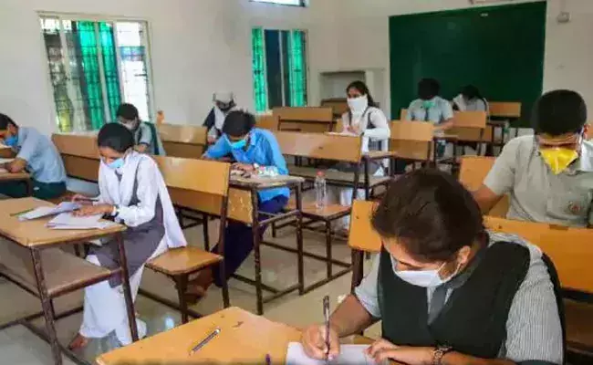 കൊവിഡ് വ്യാപനം: ജെഇഇ പരീക്ഷ ഫെബ്രുവരിയിലേക്ക് മാറ്റിയേക്കും കൊവിഡ് വ്യാപനം: ജെഇഇ പരീക്ഷ ഫെബ്രുവരിയിലേക്ക് മാറ്റിയേക്കും